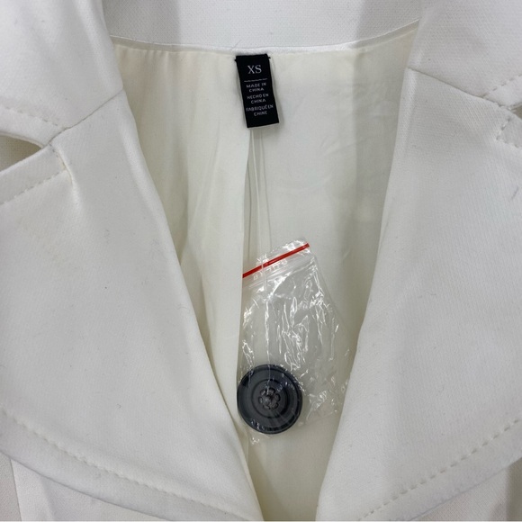 White House Black Market Colorblock Coat Ecru/Black SZ XS NWOT - Picture 5 of 9